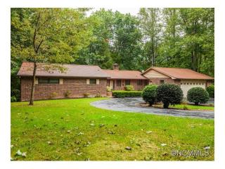 101 Rockwood Dr, Hendersonville, NC 28792-9322