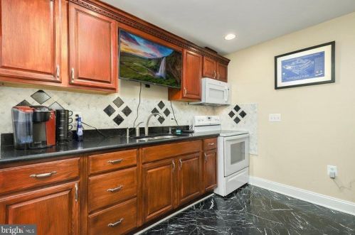 117 Alpine Dr, Leesburg VA  20175-6126 exterior