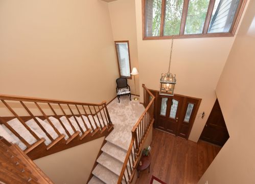 103 Pine Ter, Oconomowoc, WI 53066-2883