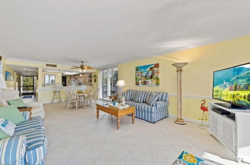 651 Gulf Dr, Sanibel, FL 33957-7126