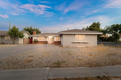 1350 Pillsbury St, Lancaster, CA 93534-2934