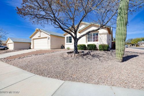 8870 Soft Winds Dr, Tucson, AZ 85742-8737