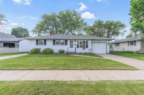 1237 Platten St, Green Bay, WI 54303-4323