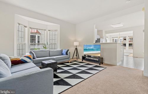 6975 Manahoac Pl, Gainesville VA  20155-1638 exterior