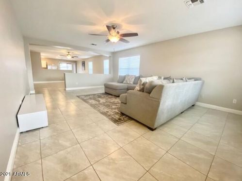 2814 Yellow Peak Dr, Queen Creek, AZ 85142-4685