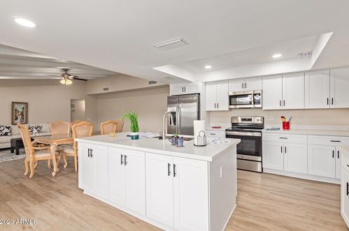 13122 Meeker Blvd, Sun City AZ 85375-3725 exterior