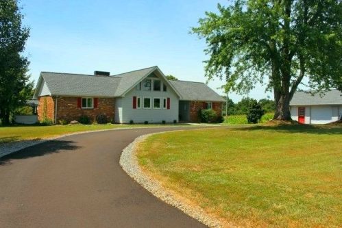 1831 Coopertown Rd, Murray, KY 42071-7954