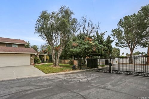 4605 Brentwood Ln, San Bernardino, CA 92407-3802