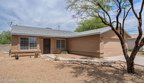 8773 Squaw Peak Dr, Tucson, AZ 85730-5707