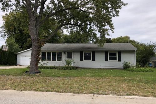 389 Sycamore Dr, Valpo, IN 46385-8831
