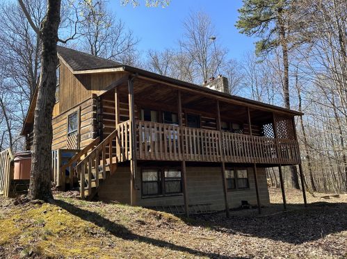 22916 Sams Creek Rd, Laurelville, OH 43135-9427