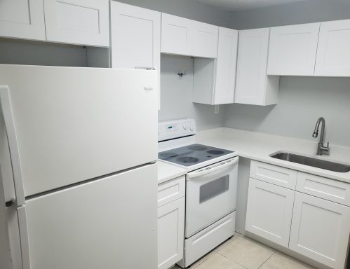 204 Meadows Cir, Boynton Beach FL  33436-8926 exterior