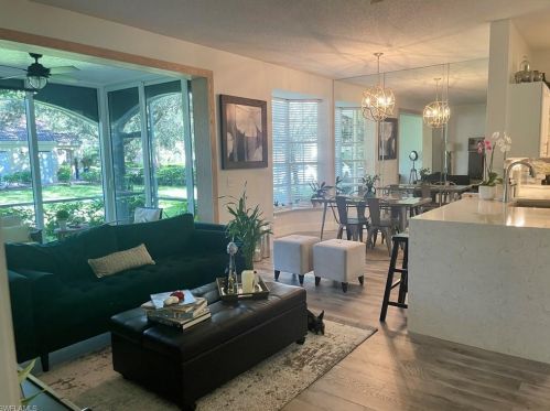 56 Silver Oaks Cir, Naples, FL 14101-4669