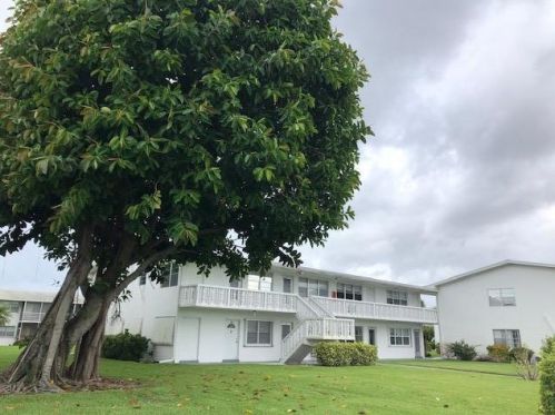 107 Easthampton, West Palm Beach, FL 33417-1918