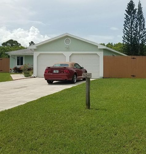 1990 West Dunbrooke Cir, Fort Pierce, FL 34952-8120