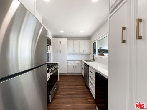 8050 Cherrystone Ave, Van Nuys CA  91402-5415 exterior