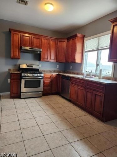 1402 84th St, North Bergen NJ  07047-4230 exterior