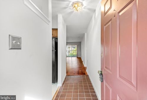 110 Valley Stream Cir, Wayne, PA 19087-5811