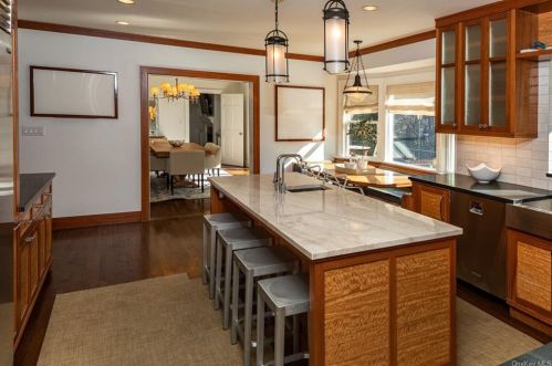 25 Laporte Ave, Mount Vernon NY  10552-1016 exterior