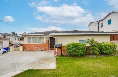 2418 Ives Ln, Redondo Beach, CA 90278-5118
