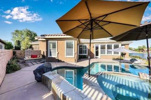 9 Loch Ness Lake Ct, Rancho Mirage CA  92270-5811 exterior