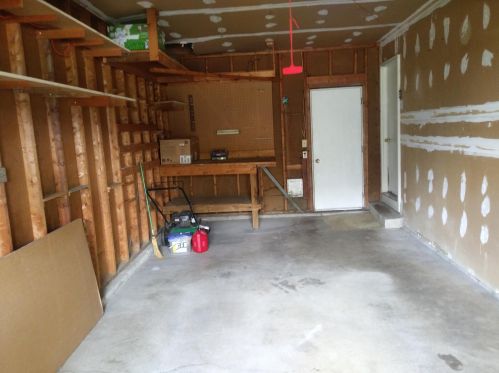 916 Kirkwood Dr, West Jefferson, OH 43162-1175