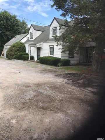101 Deer Park Rd, Huntington Station, NY 11746-4818