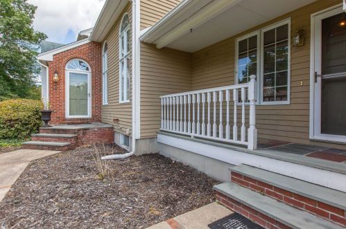 6 Birch Hill Rd, Salem NH  03079-3473 exterior