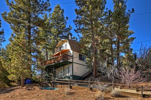 1007 Whispering Forest Dr, Big Bear City, CA 92314-9679