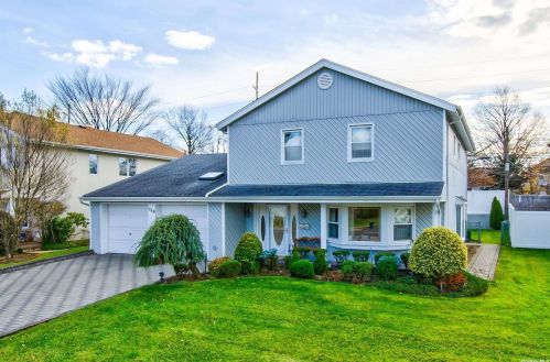 139 South Dr, New Hyde Park, NY 11040-2232