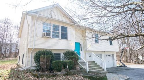 1 Deolinda Dr, Cornwall, NY 12518-1268