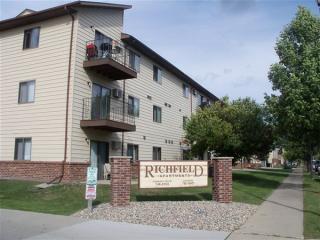 1898 30th Ave, Grand Forks ND  58201-8907 exterior