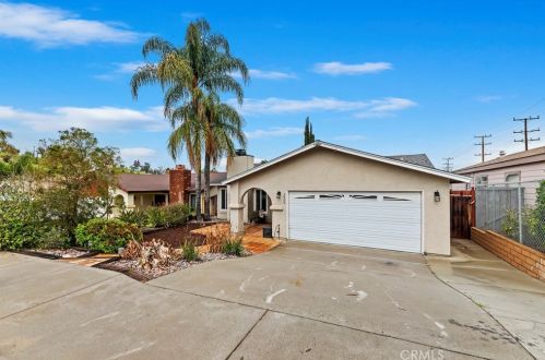 1403 Pottery St, Lake Elsinore, CA 92530-3242