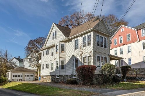 136 Elliott Ave, Waterbury, CT 06705-1919