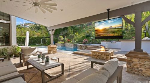 3825 Prado Del Trigo, Calabasas CA  91302-3638 exterior
