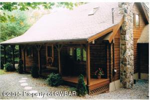 192 Mossville Rd, Fairmount Spr, PA 17814-8757