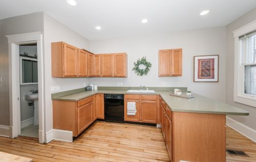 3285 Bartlett Ave, Milwaukee WI 53211-3024 exterior