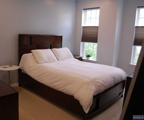 13 Iris Ln, Outwater NJ  07026-3560 exterior