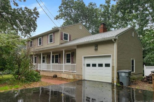 31 Monticello Dr, East Lyme CT  06333-1230 exterior