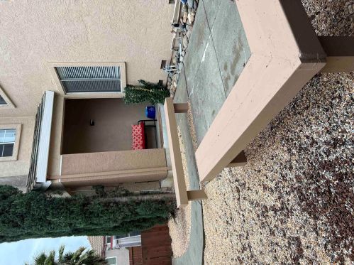 736 Clifton Way, Vacaville CA  95688-8547 exterior