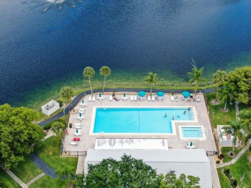 3153 Lake Pine Way, Tarpon Springs FL  34688-5444 exterior