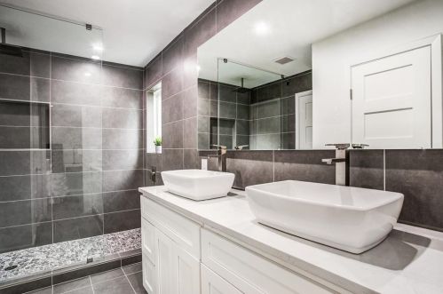 10905 Damon Ln, Dallas TX  75229-3839 exterior