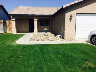 132 Pilot Ave, Bakersfield, CA 93308-7874