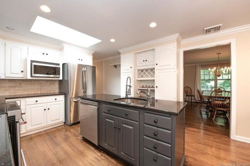 225 Sturges Ridge Rd, Wilton CT  06897-2727 exterior