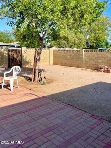 5737 38 Ave, Phoenix AZ 85053-3755 exterior