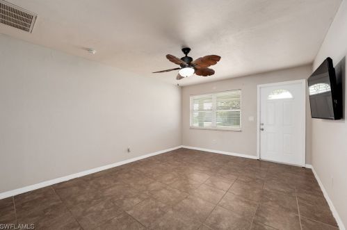 1409 13th Ter, Cape Coral, FL 33909-1557