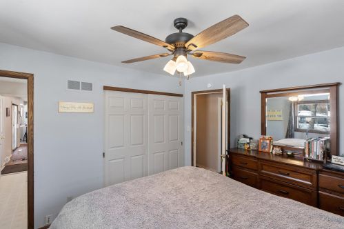 1566 Dover Dr, Waukesha WI  53186-6332 exterior