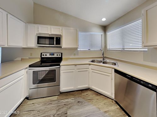 7359 Colter St, Glendale AZ  85303-6144 exterior