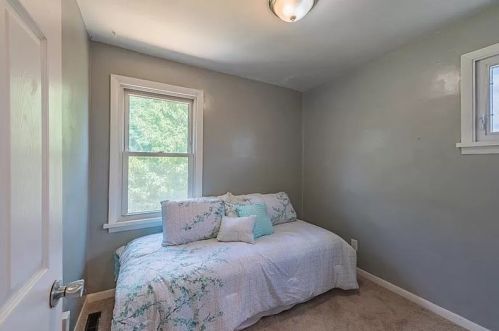 1611 Chelton Ave, Pittsburgh PA  15226-2435 exterior