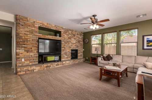 1958 Sunnyvale Ave, Gilbert AZ  85295-9089 exterior